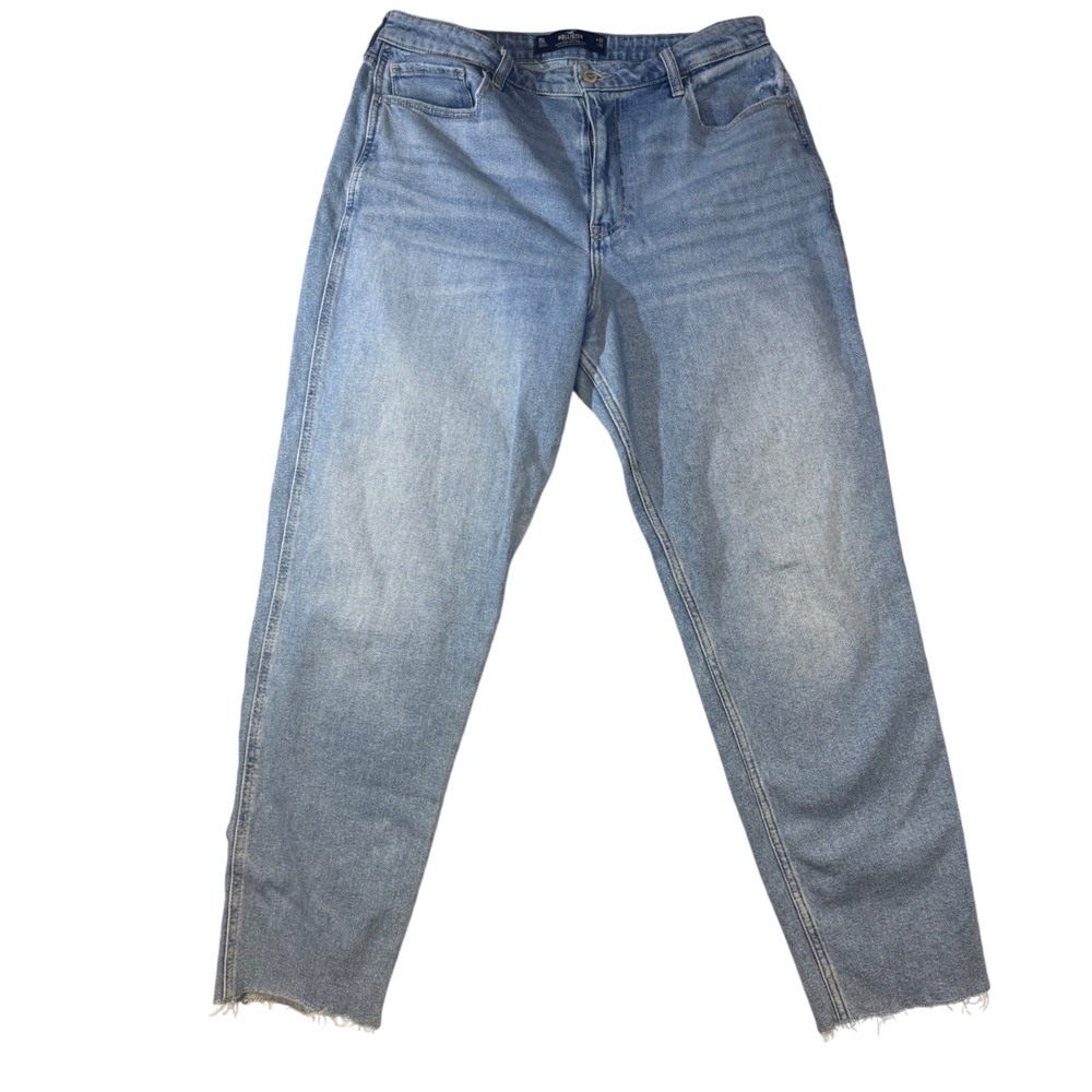 Hollister Ultra High Rise Mom Jeans 32/29  Light Wash Blue Excellent Raw Hem
